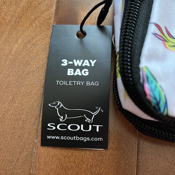 Scout Toiletry Bag - Picture 2 of 3